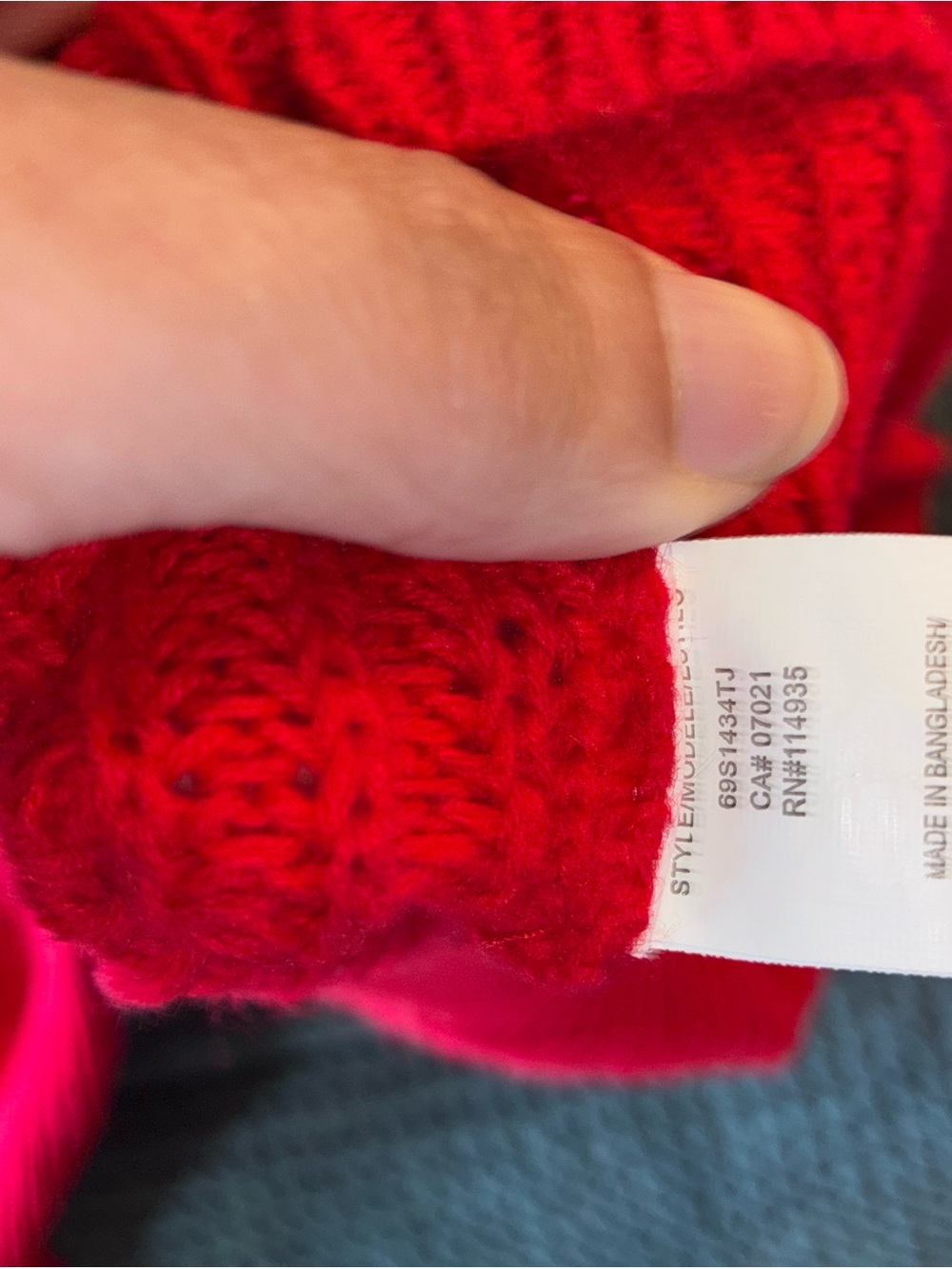Red Ribbed Knit Women's Sweater - Picture 6 of 7